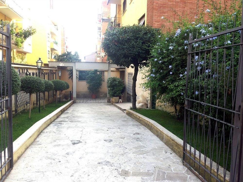 Fleming Suites By Hili Roma Exterior foto